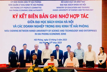Lãnh đạo các trường thuộc Đại học Bách khoa ký kết hợp tác với các doanh nghiệp trong Khu Kinh tế Hải Phòng.
