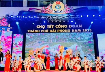 Nhiều tiết mục nghệ thuật hấp dẫn trong khai mạc Chợ Tết Công đoàn thành phố Hải Phòng 2023.