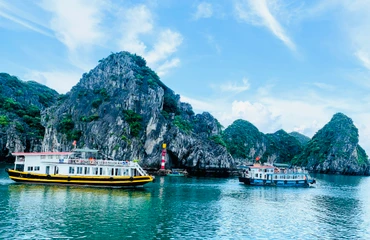 Cùng với Vịnh Hạ Long, Quần đảo Cát Bà vừa được UNESCO công nhận là Di sản Thiên nhiên thế giới. (Ảnh: Đức Nghĩa)