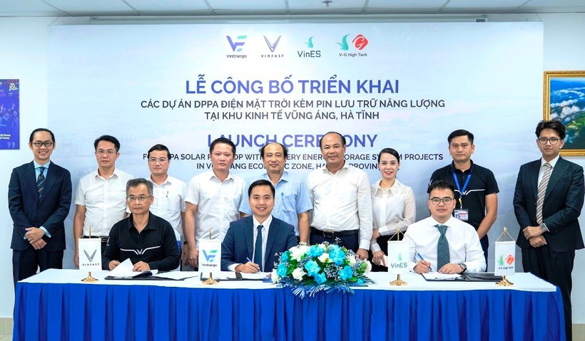 Dùng điện mặt trời áp mái tại Nhà máy VinFast và 2 nhà máy pin ở Hà Tĩnh