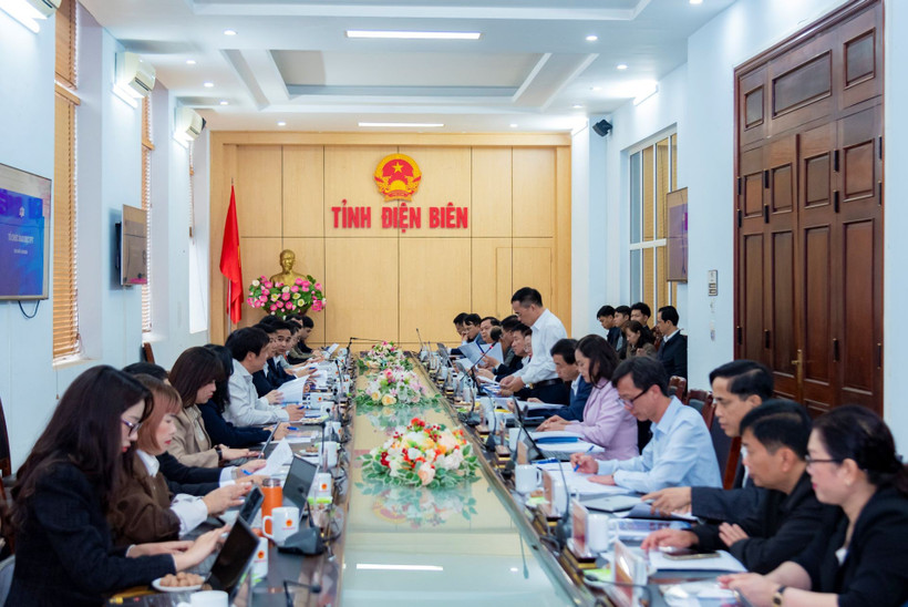 Toàn cảnh buổi làm việc.