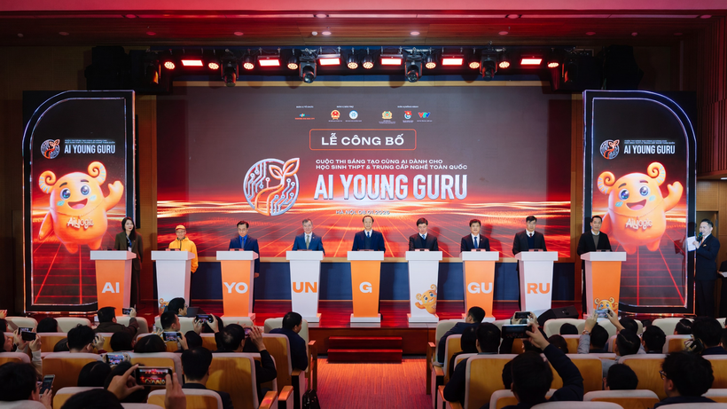 Án nút công bố Cuộc thi AI Young Guru.