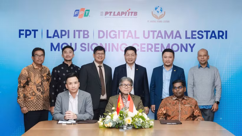 Lễ ký có sự tham dự của ông Addy Perdana Soemantry – Tham tán Thương mại Indonesia tại Hà Nội – cùng các lãnh đạo của FPT, LAPI ITB và Digital Utama Lestari.
