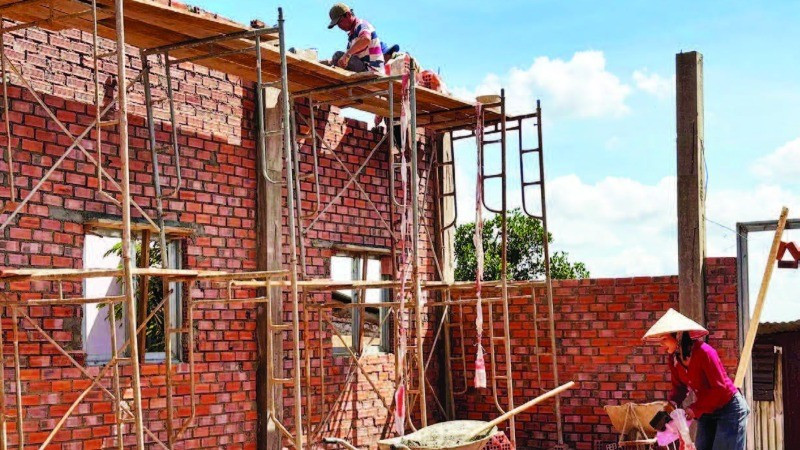 Một căn nhà ở huyện Di Linh, tỉnh Lâm Đồng đang được gấp rút thi công.