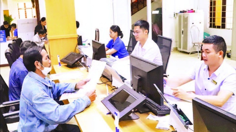 Bộ phận tiếp nhận và trả kết quả của Ủy ban nhân dân thành phố Buôn Ma Thuột. (Ảnh NGUYỄN CÔNG LÝ) cai-thien-chi-so-hanh-chinh-3047.jpg