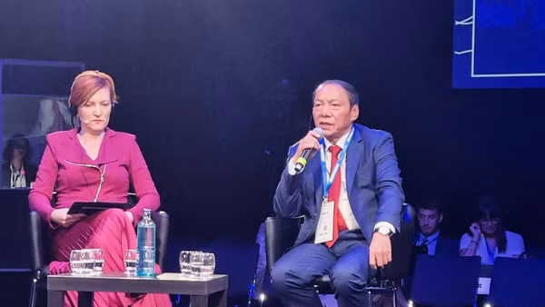 Bộ trưởng Văn hóa, Thể thao và Du lịch Nguyễn Văn Hùng phát biểu tại Hội nghị MONDIACULT 2025. (Ảnh: Bộ Văn hóa, Thể thao và Du lịch)