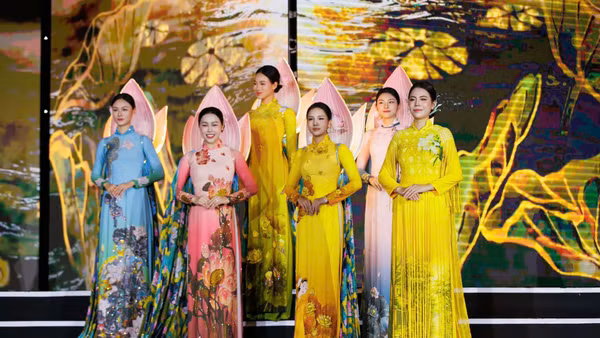 Những mẫu thiết kế tiêu biểu trong bộ sưu tập được giới thiệu tại chương trình. (Ảnh: Nhà thiết kế cung cấp)