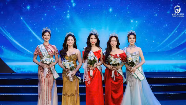 Các thí sinh đăng quang những ngôi vị cao nhất tại cuộc thi.