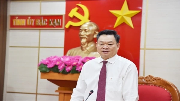 Bí thư Tỉnh uỷ Bắc Kạn Hoàng Duy Chinh phát biểu tại một cuộc họp Ban Thường vụ Tỉnh uỷ. (Ảnh: Cổng Thông tin điện tử tỉnh Bắc Kạn)