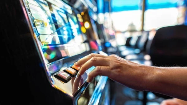Cờ bạc online “núp bóng” các hoạt động giải trí.