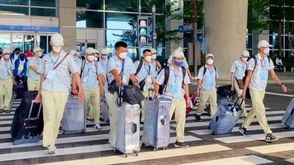 Mỗi năm, Việt Nam có hàng trăm nghìn lao động đi làm việc ở nước ngoài có thời hạn (Ảnh minh họa)