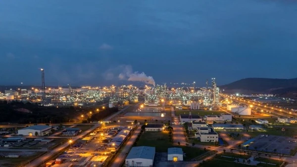 Nhà máy Lọc hóa dầu Nghi Sơn.