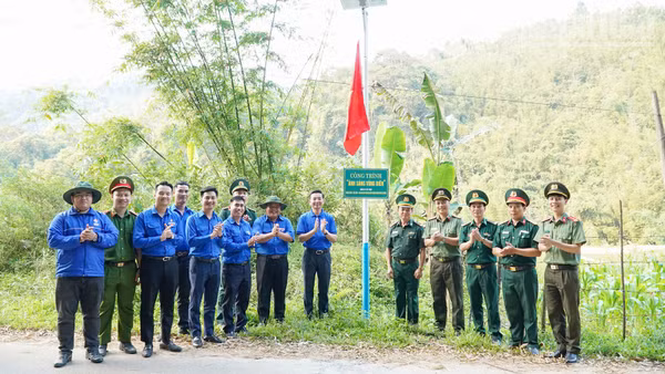 Công trình “Ánh sáng vùng biên” được khánh thành.