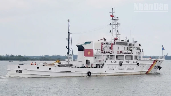 Tàu KN 368 rời bến đi thực hiện nhiệm vụ.