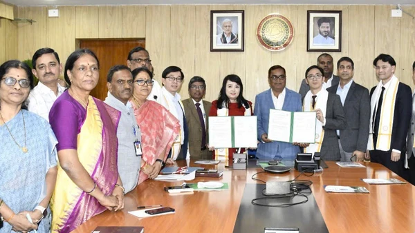 Toàn cảnh ký kết MOU với sự chứng kiến của của ông Trần Thanh Tùng - Tham tán Đại sứ quán Việt Nam tại Ấn Độ. 