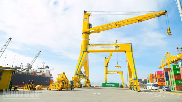Cảng biển Đà Nẵng là cửa ngõ giao thương trọng điểm khu vực miền trung.