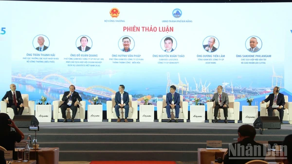 Đại biểu thảo luận tại Hội thảo chuyên đề.