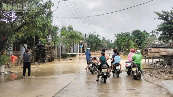Xã Vu Gia đã có một số điểm ngập, hiện chính quyền đang theo dõi tình hình.