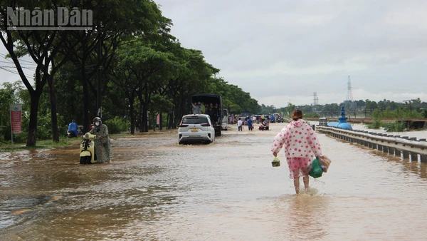 Nhiều xã, phường bị ngập do mưa lũ vừa qua.