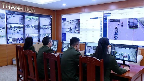 Công an Thanh Hóa giám sát giao thông qua hệ thống camera.