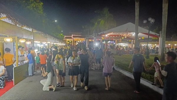 Liên hoan Văn hóa Ẩm thực xứ Thanh thu hút sự quan tâm của rất đông người dân. 