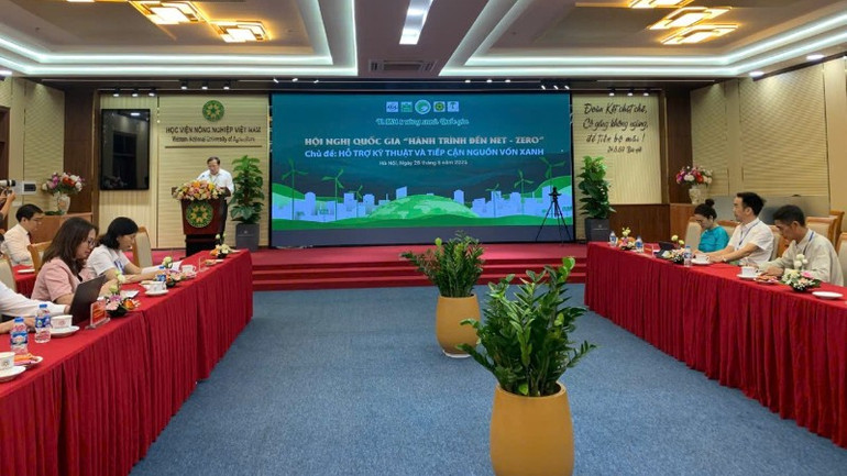 Hội nghị quốc gia “Hành trình đến Net Zero: Hỗ trợ kỹ thuật và tiếp cận nguồn vốn xanh”, diễn ra sáng 28/6, tại Hà Nội. hoi-nghi-7535.jpg