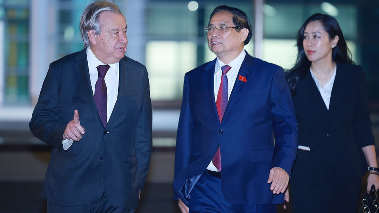 Thủ tướng Phạm Minh Chính và Tổng Thư ký Liên hợp quốc António Guterres cùng rời Hà Nội sang Kuala Lumpur, Malaysia tham dự Hội nghị Cấp cao ASEAN lần thứ 47 và các Hội nghị Cấp cao liên quan. (Ảnh: TTXVN) a2-8759.jpg