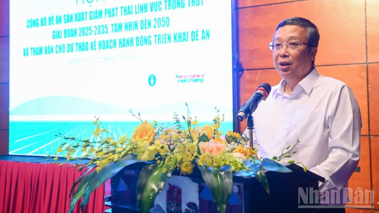 Thứ trưởng Hoàng Trung khẳng định: “Những ý kiến đóng góp tại hội nghị sẽ được tiếp thu, điều chỉnh để Đề án triển khai hiệu quả, mang lại lợi ích kinh tế cho người dân và ngành nông nghiệp”. ndo_br_a2-8069.jpg