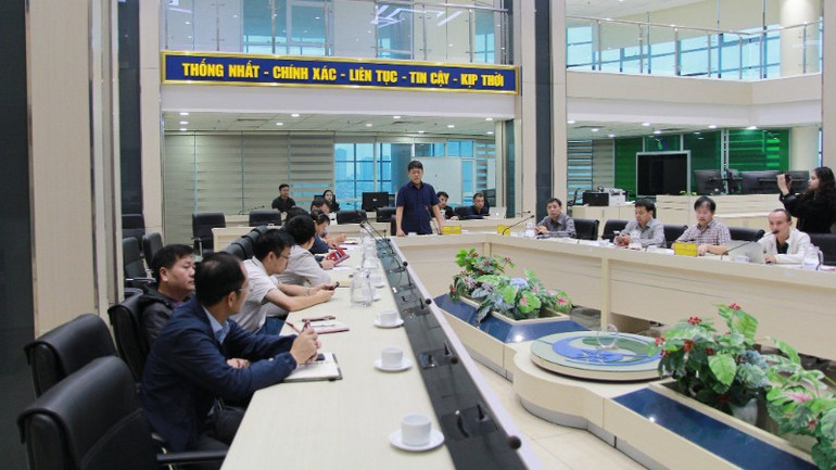 Cục trưởng Nguyễn Thượng Hiền chủ trì cuộc họp về công tác dự báo mưa, lũ chiều 1/11. 572377785-1129229279380094-3811742329854429473-n-8676.jpg
