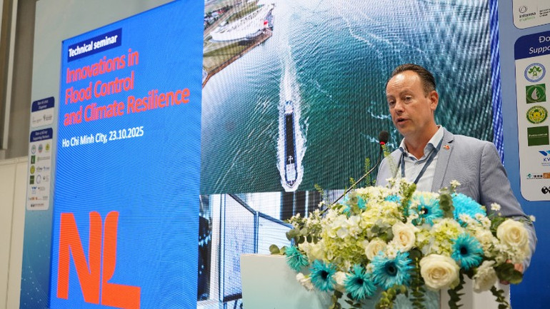 Ông Sander Capaij, Điều phối Chương trình các đồng bằng châu thổ (Bộ Cơ sở hạ tầng và Quản lý nước Hà Lan). 2-ong-sander-capaij-5984.jpg