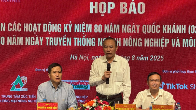 Thứ trưởng Phùng Đức Tiến trả lời báo chí về hoạt động kỷ niệm của ngành nông nghiệp và môi trường dịp kỷ niệm 80 năm Quốc khánh (2/9/1945-2/9/2025) do Bộ Nông nghiệp và Môi trường tổ chức. thu-truong-tien-2-8477.jpg