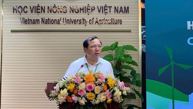 PGS,TS Vũ Ngọc Huyên, Phó Chủ tịch Hội đồng Học viện Nông nghiệp Việt Nam, khẳng định: Mục tiêu Net Zero đã không còn là một lựa chọn, mà là yêu cầu cấp thiết, là sứ mệnh chung của toàn xã hội. ong-huyen-3857.jpg