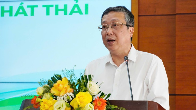 Thứ trưởng Nông nghiệp và Môi trường Hoàng Trung khẳng định: Chuyển đổi mô hình sản xuất trồng trọt theo hướng phát thải thấp là yêu cầu cấp bách. z6856352802914-e8bce89f811d7e4a73070bbf81c24812-4650.jpg