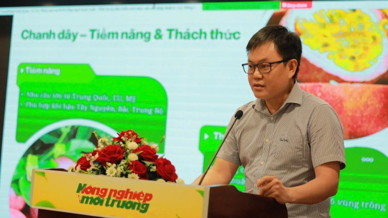 ThS Ngô Quốc Tuấn, Phó Giám đốc Trung tâm Kiểm dịch thực vật sau nhập khẩu II chia sẻ tại Diễn đàn. ong-tuan-2133.jpg