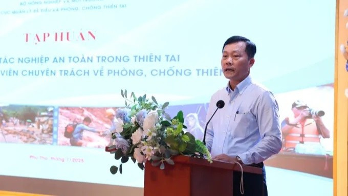 Ông Nguyễn Văn Tiến, Phó Cục trưởng Cục Quản lý đê điều và Phòng chống thiên tai phát biểu tại buổi tập huấn. ong-tien-3198.jpg