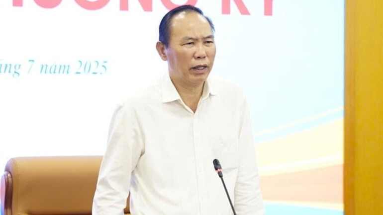 Thứ trưởng Phùng Đức Tiến cho biết: Bộ Nông nghiệp và Môi trường đang đẩy mạnh tiêu thụ nông sản nội địa song song với mở rộng thị trường xuất khẩu. thu-trong-7926.jpg