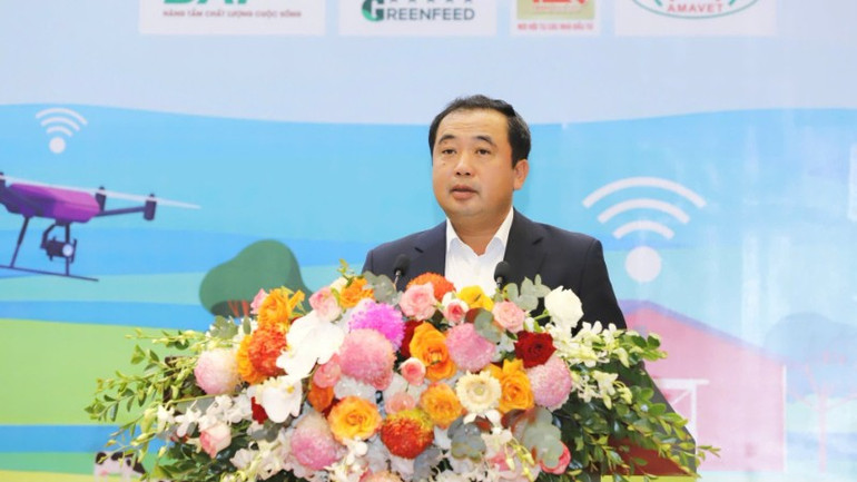 Bộ trưởng Bộ Nông nghiệp và Môi trường Trần Đức Thắng phát biểu tại diễn đàn. bo-truong-thang-0854-1102.jpg