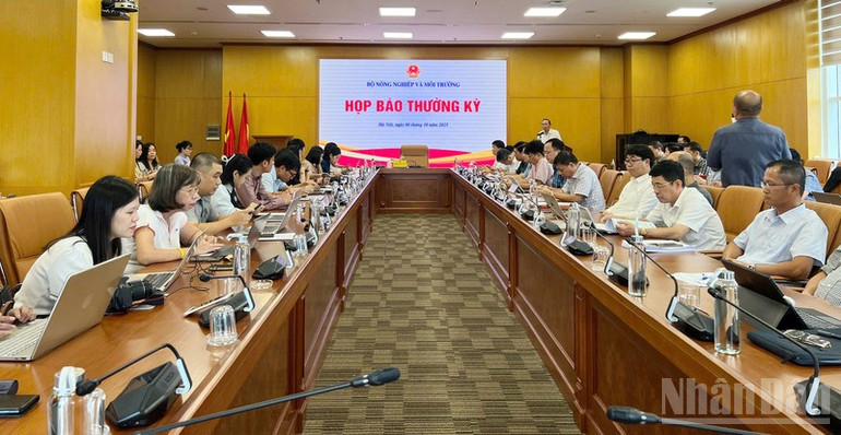Quang cảnh họp báo tháng 9 ngành nông nghiệp và môi trường. ndo_br_hop-bao.jpg