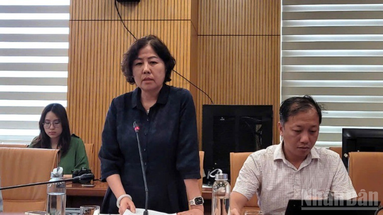 Bà Nguyễn Thu Thủy, Phó Cục trưởng Cục Chăn nuôi-Thú y (Bộ Nông nghiệp và Môi trường), thông tin về việc thịt lợn C.P bị tố thịt bẩn xảy ra từ năm 2022, tại một cơ sở giết mổ ở Hậu Giang. ndo_br_ba-thuy-3871.jpg