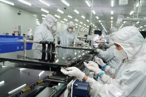 Sản xuất tại Công ty Trách nhiệm hữu hạn Công nghệ Coretronic Việt Nam - một trong những dự án công nghệ cao khu vực phía đông Thành phố Hồ Chí Minh.