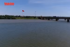 [Video] Tạm dừng đón khách tại di tích Đôi bờ Hiền Lương - Bến Hải để nâng cấp