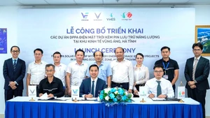 Dùng điện mặt trời áp mái tại Nhà máy VinFast và 2 nhà máy pin ở Hà Tĩnh