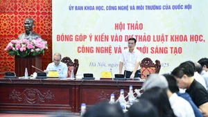 Phó Chủ nhiệm Ủy ban Khoa học, Công nghệ và Môi trường Nguyễn Phương Tuấn và Thứ trưởng Khoa học và Công nghệ Bùi Thế Duy đồng chủ trì Hội thảo.