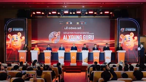 Án nút công bố Cuộc thi AI Young Guru.