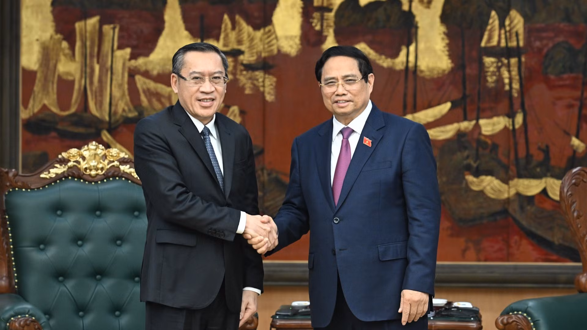 Thủ tướng Chính phủ Phạm Minh Chính và Bộ trưởng Bộ Lao động và Phúc lợi Lào Phosay Sayasone.