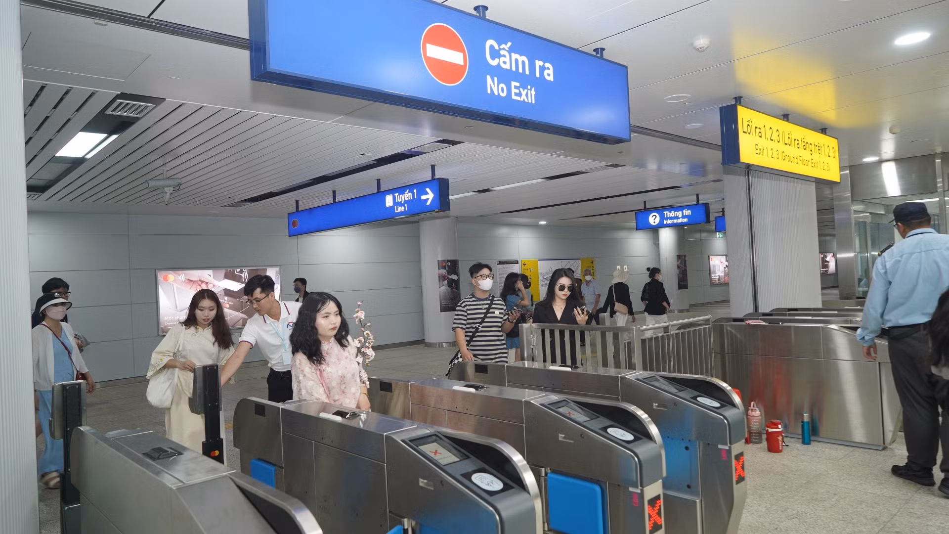 Không gian ngầm dưới nhà ga Bến Thành.