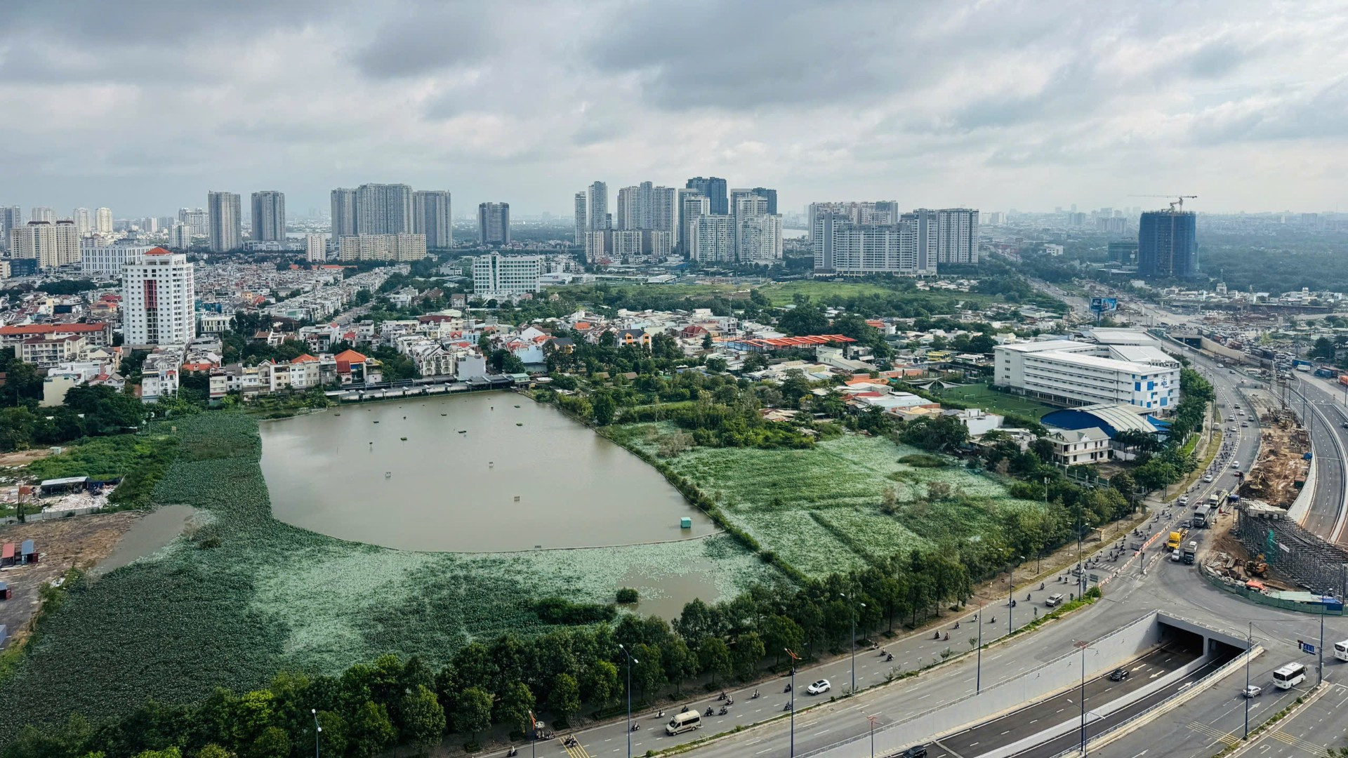 Chính sách về đất đai đang có nhiều điểm nghẽn cần tháo gỡ để khơi thông các nguồn lực. 