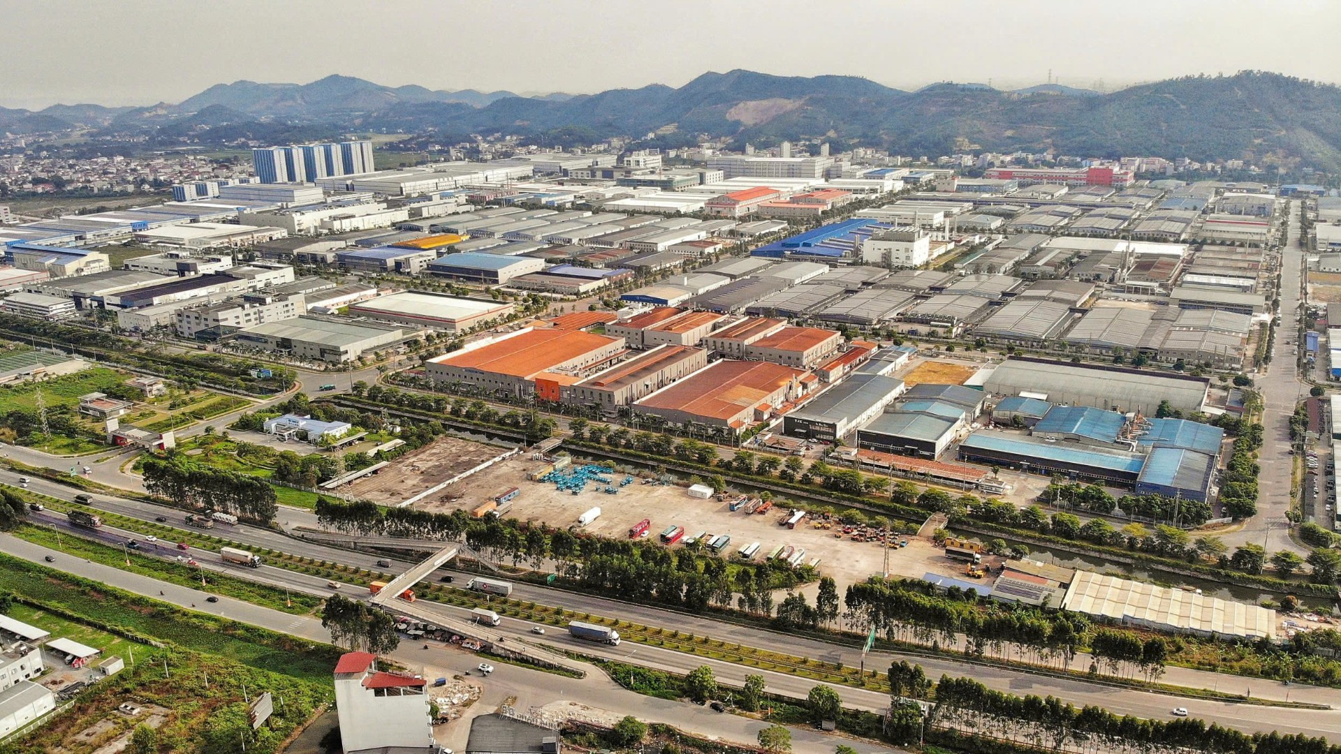 Một phần khu công nghiệp Vân Trung, Bắc Ninh. (Ảnh: ĐẶNG GIANG) khucongnghiepbacninnh1-7563.jpg