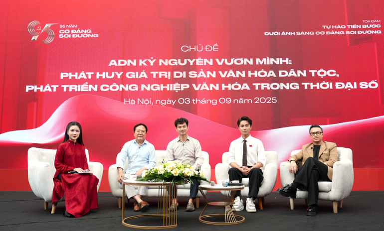 MC và khách mời trong buổi tọa đàm. 1.jpg