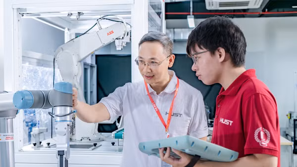 Nghiên cứu khoa học tại phòng thí nghiệm Trường Cơ khí, Đại học Bách khoa Hà Nôi